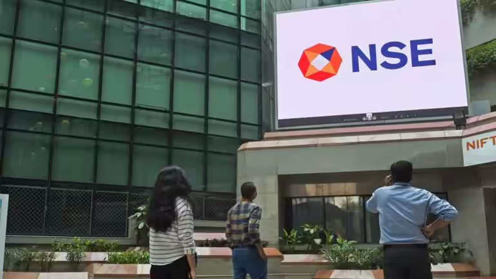 NSE IPO: ₹1750-₹1785 के प्राइस बैंड में मिलेगा बोली लगाने का मौका! इस तारीख को हो जाएगा ऐलान NSE IPO: ₹1750-₹1785 के प्राइस बैंड में मिलेगा बोली लगाने का मौका! इस तारीख को हो जाएगा ऐलान