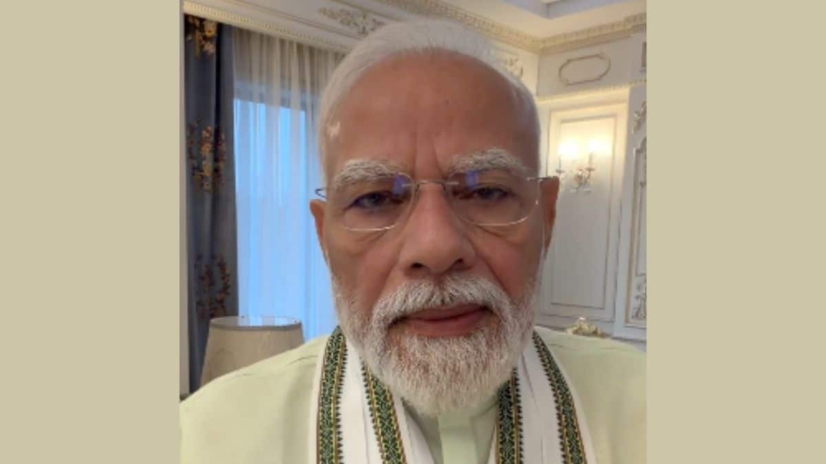 PM Modi on Gold: 'जरूरत न हो तो न खरीदें सोना', एक बार फिर पीएम मोदी ने देशवासियों से की गोल्ड न बाय करने की अपील PM Modi on Gold: 'जरूरत न हो तो न खरीदें सोना', एक बार फिर पीएम मोदी ने देशवासियों से की गोल्ड न बाय करने की अपील