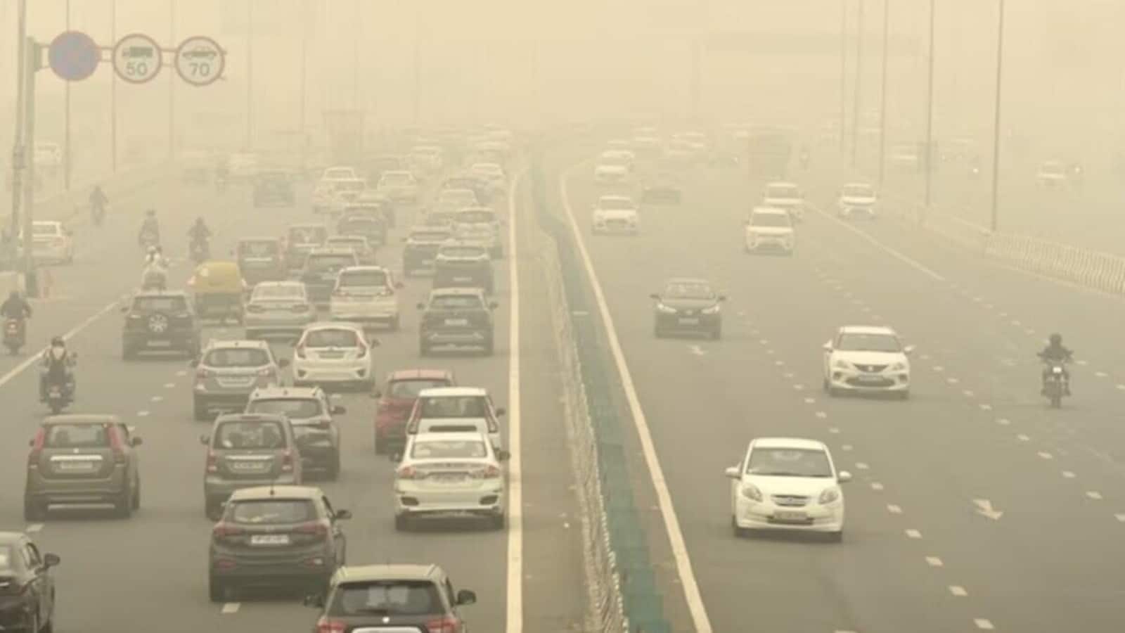 Delhi Pollution: दशहरे के जश्न के बाद दिल्ली की हवा 'खराब' श्रेणी में, AQI 238 पर पहुंचा, GRAP-1 लागू Delhi Pollution: दशहरे के जश्न के बाद दिल्ली की हवा 'खराब' श्रेणी में, AQI 238 पर पहुंचा, GRAP-1 लागू