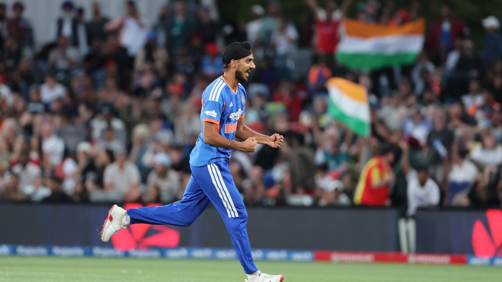 T20I में अर्शदीप सिंह का ऐतिहासिक कारनामा, रचा इतिहास! बने 150 विकेट लेने वाले पहले भारतीय गेंदबाज T20I में अर्शदीप सिंह का ऐतिहासिक कारनामा, रचा इतिहास! बने 150 विकेट लेने वाले पहले भारतीय गेंदबाज
