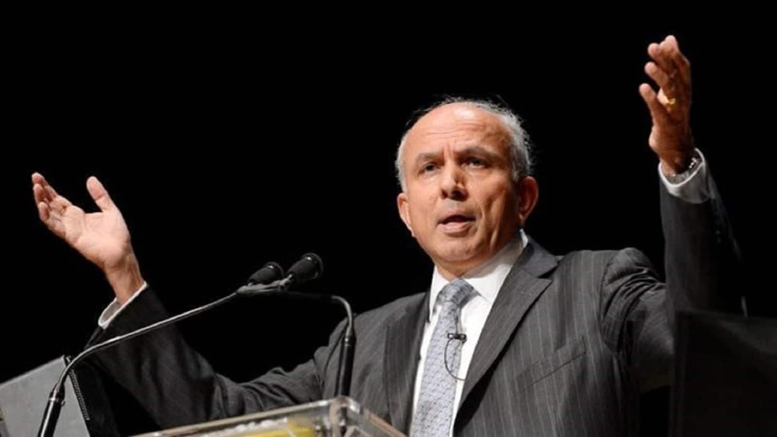 IDBI Bank Prem Watsa Success Story: कनाडा के वारेन बफे! एक हैदराबादी जो भारत से 8 डॉलर लेकर गया था कनाडा, अब संभालेगा आईडीबीआई बैंक की कमान IDBI Bank Prem Watsa Success Story: कनाडा के वारेन बफे! एक हैदराबादी जो भारत से 8 डॉलर लेकर गया था कनाडा, अब संभालेगा आईडीबीआई बैंक की कमान