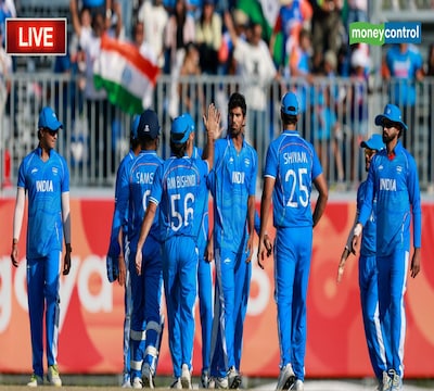 IND vs PAK Highlights: फाइनल में पाकिस्तान को फिर मिली करारी शिकस्त, भारत ने 19 रन से हराकर जीता गोल्ड IND vs PAK Highlights: फाइनल में पाकिस्तान को फिर मिली करारी शिकस्त, भारत ने 19 रन से हराकर जीता गोल्ड