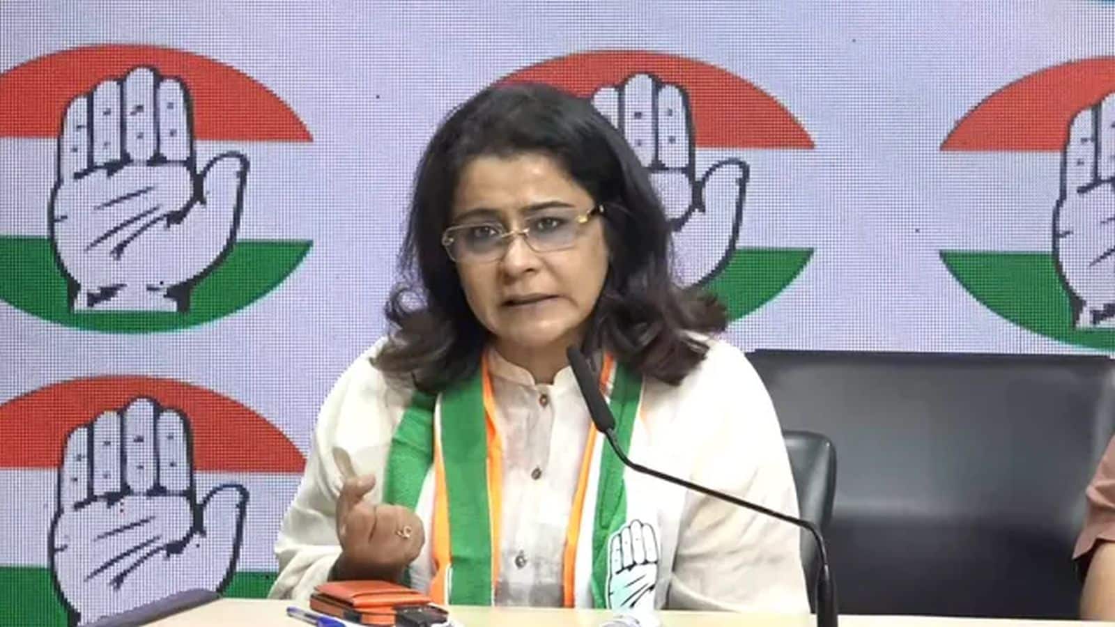 Priyanka Kakkar: पंजाब चुनाव से पहले आम आदमी पार्टी को बड़ा झटका, AAP प्रवक्ता प्रियंका कक्कड़ कांग्रेस में शामिल Priyanka Kakkar: पंजाब चुनाव से पहले आम आदमी पार्टी को बड़ा झटका, AAP प्रवक्ता प्रियंका कक्कड़ कांग्रेस में शामिल