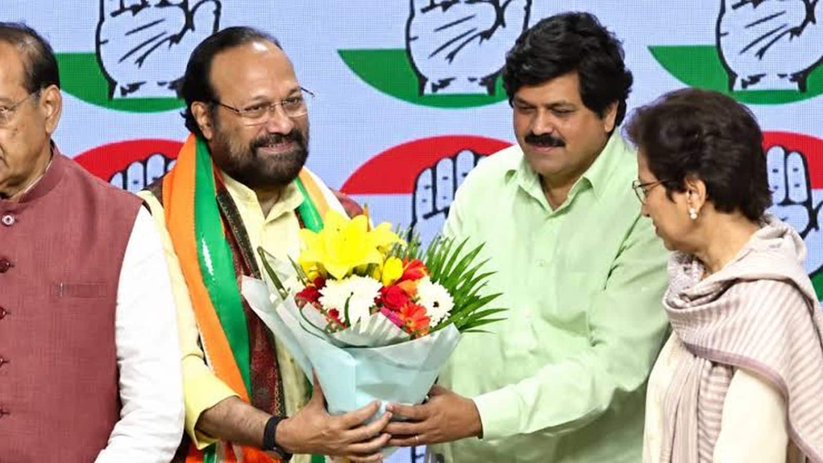 उत्तराखंड चुनाव से पहले BJP को झटका, सिंगर जुबिन नौटियाल के पिता रामशरण कांग्रेस में शामिल उत्तराखंड चुनाव से पहले BJP को झटका, सिंगर जुबिन नौटियाल के पिता रामशरण कांग्रेस में शामिल