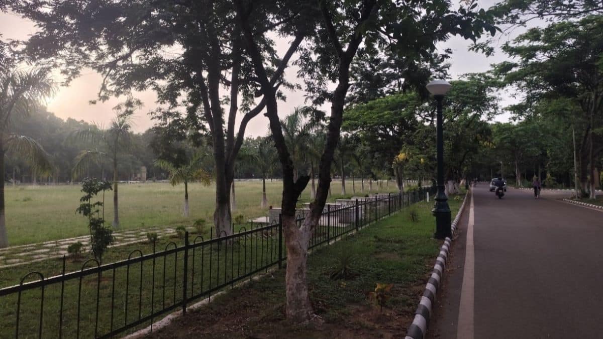 Ranchi Smart City Project: आम लोगों को फ्लैट लेने के लिए अभी 1.5 साल का और इंतजार करना पड़ेगा