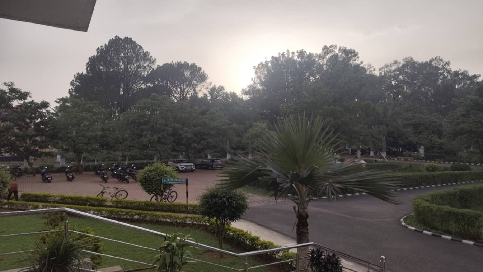 1 साल में बदलेगी रांची की तस्वीर! 2.85 करोड़ से 100 जगहों पर बनेंगे ग्रीन पैच, जानिए अपने इलाके का प्लान 1 साल में बदलेगी रांची की तस्वीर! 2.85 करोड़ से 100 जगहों पर बनेंगे ग्रीन पैच, जानिए अपने इलाके का प्लान