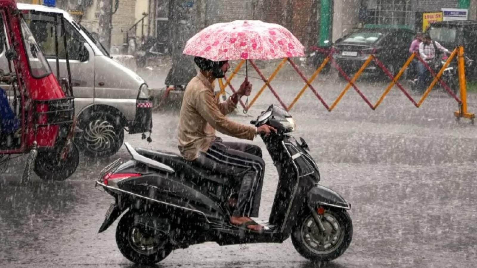 कल का मौसम 30 अक्टूबर: बिहार से लेकर दिल्ली, हरियाणा और यूपी तक मौसम के तीखे तेवर, IMD ने भारी बारिश-ओले गिरने का अलर्ट दिया कल का मौसम 30 अक्टूबर: बिहार से लेकर दिल्ली, हरियाणा और यूपी तक मौसम के तीखे तेवर, IMD ने भारी बारिश-ओले गिरने का अलर्ट दिया