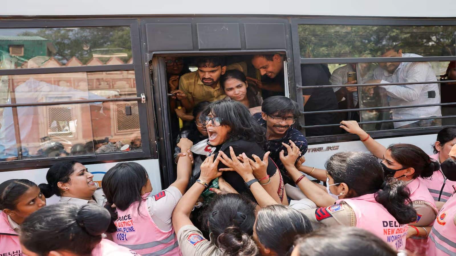 CJP Protest: 'आंतरिक मामलों में दखल बर्दाश्त नहीं'; दिल्ली विरोध-प्रदर्शनों पर UN की टिप्पणियों पर भारत का पलटवार CJP Protest: 'आंतरिक मामलों में दखल बर्दाश्त नहीं'; दिल्ली विरोध-प्रदर्शनों पर UN की टिप्पणियों पर भारत का पलटवार