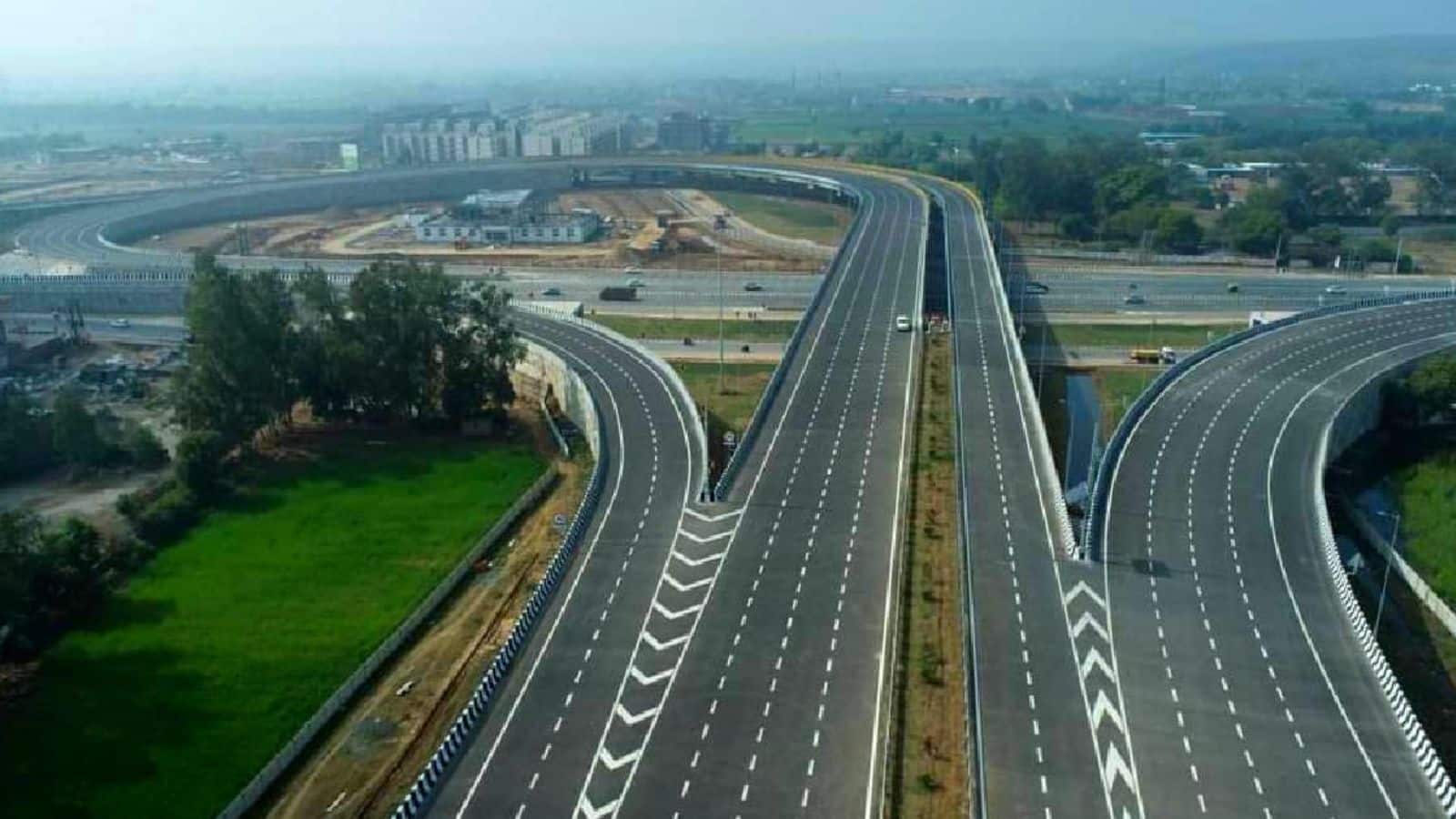 अब 3 घंटे सिर्फ 45 मिनट में होंगे पूरे, ट्रैफिक से मिलेगी राहत! सराय काले खां टू सोहना-पलवल का ट्रायल रहा सुपरहिट अब 3 घंटे सिर्फ 45 मिनट में होंगे पूरे, ट्रैफिक से मिलेगी राहत! सराय काले खां टू सोहना-पलवल का ट्रायल रहा सुपरहिट