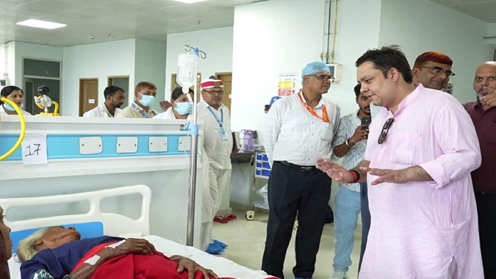 6 दिन के मेगा हेल्थ कैंप से गाजीपुर पहुंचीं सुपर स्पेशलिटी सेवाएं, डॉक्टरों की 35000 मरीजों की जांच और 346 सर्जरियां की गईं 6 दिन के मेगा हेल्थ कैंप से गाजीपुर पहुंचीं सुपर स्पेशलिटी सेवाएं, डॉक्टरों की 35000 मरीजों की जांच और 346 सर्जरियां की गईं