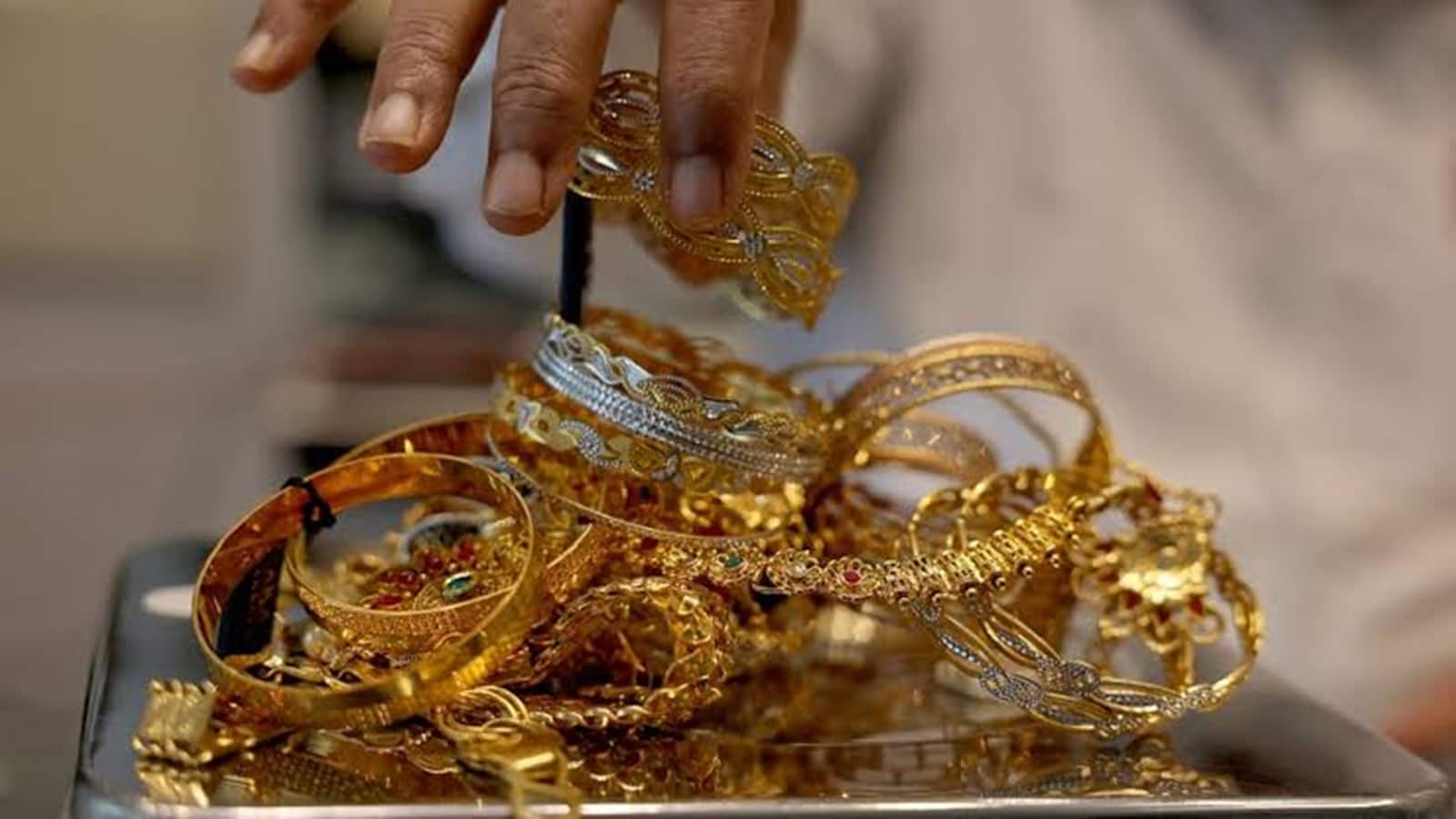 Jewellery Stocks: 18% तक चढ़े Shanti Gold और PC Jeweller समेत ये शेयर, पहुंचे नई ऊंचाई पर Jewellery Stocks: 18% तक चढ़े Shanti Gold और PC Jeweller समेत ये शेयर, पहुंचे नई ऊंचाई पर