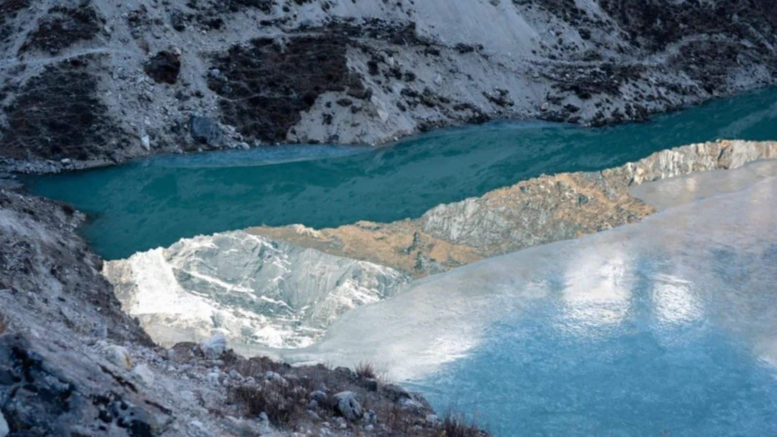 हिमालय की 4 खतरनाक ग्लेशियर झीलों का पानी सुखाएगा नेपाल! क्या है पूरी तैयारी डिटेल में जानिए हिमालय की 4 खतरनाक ग्लेशियर झीलों का पानी सुखाएगा नेपाल! क्या है पूरी तैयारी डिटेल में जानिए