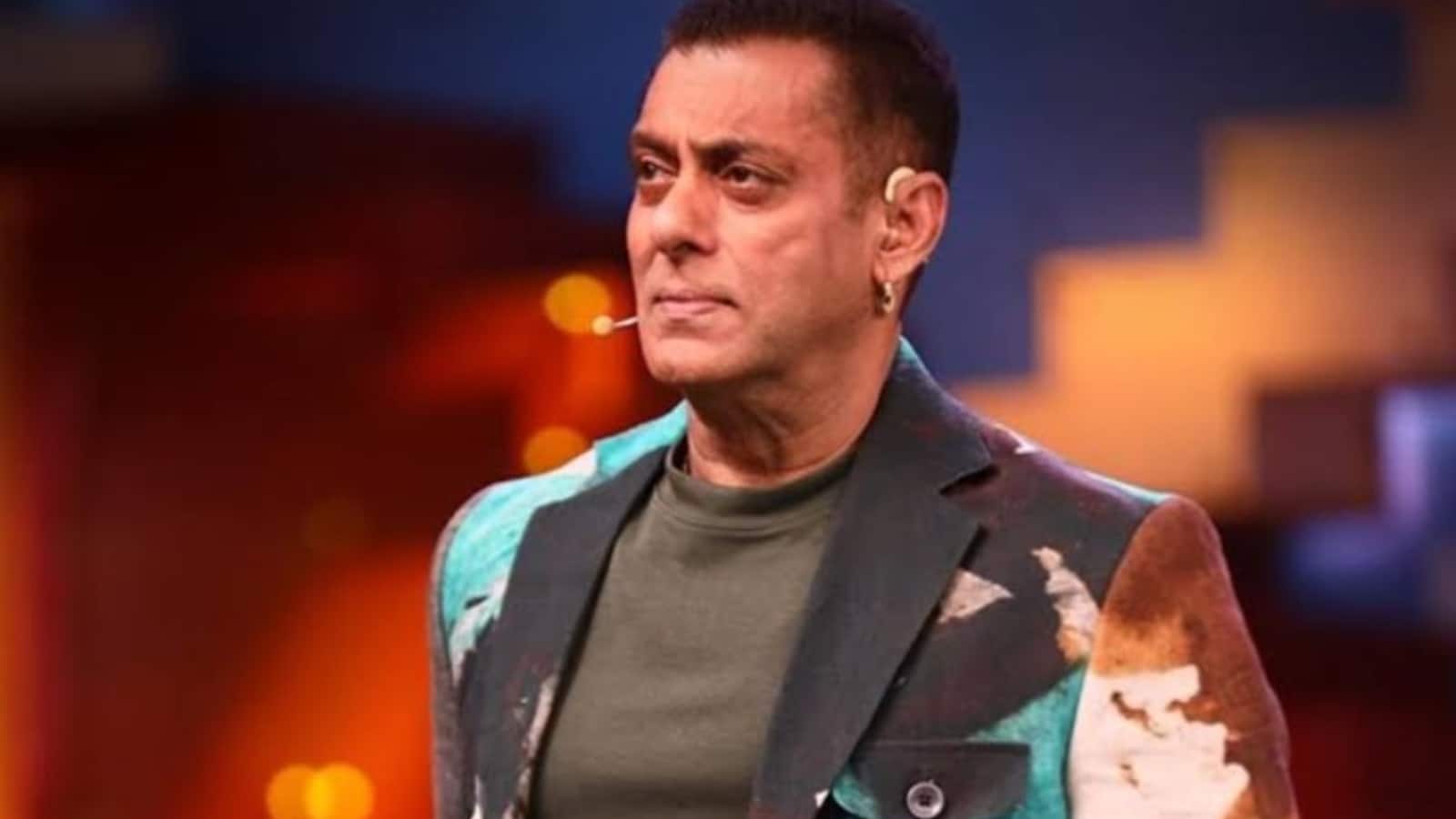 Salman Khan: 'जिनको चाहिए वो करो', सलमान खान ने बोले- कुछ अभिनेत्रियां पैपराजी को बैकसाइड फोटो लेने के देती हैं पैसे Salman Khan: 'जिनको चाहिए वो करो', सलमान खान ने बोले- कुछ अभिनेत्रियां पैपराजी को बैकसाइड फोटो लेने के देती हैं पैसे