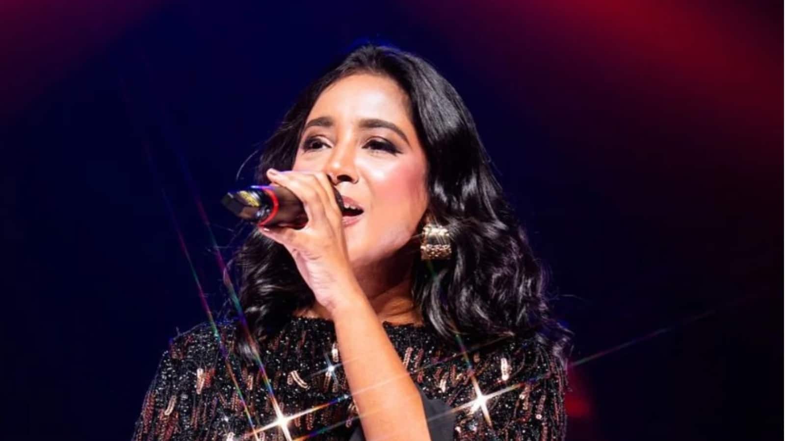 Shilpa Rao Concert Row: AICWA ने बॉलीवुड म्यूजिक प्रोजेक्ट की आलोचना की, कानूनी कार्रवाई की दे डाली चेतावनी Shilpa Rao Concert Row: AICWA ने बॉलीवुड म्यूजिक प्रोजेक्ट की आलोचना की, कानूनी कार्रवाई की दे डाली चेतावनी