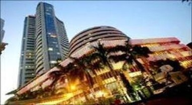 Market live: સેન્સેક્સ 700 અંક લપસ્યો, નિફ્ટી બેન્ક 500 અંકથી વધારે તૂટ્યા
