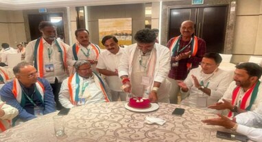 Karnataka CM Updates: CMનો નિર્ણય દિલ્હી મોકલાયો, ડીકેને પાર્ટી તરફથી બર્થ ડે ગિફ્ટની રાહ, વાંચો કર્ણાટકના તમામ અપડેટ્સ