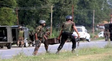 Jammu and Kashmir: કુલગામમાં આતંકવાદીઓ અને સુરક્ષા દળો વચ્ચે અથડામણ, એક આતંકવાદી ઠાર, પોલીસ કર્મચારી ઘાયલ