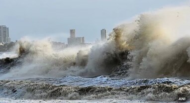 Cyclone Biparjoy: ગુજરાતના દરિયાકાંઠાના વિસ્તારોમાંથી 37 હજારથી વધુ લોકો સલામત સ્થળે પહોંચ્યા, દરિયામાં ઉછળી રહ્યા છે ઊંચા મોજા