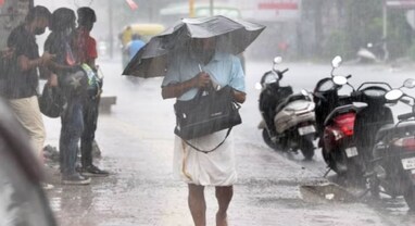 Monsoon update: કેરળમાં શરૂ થયો ભારે વરસાદ, જાણો તમારા શહેરમાં ક્યારે શરૂ થશે મેઘ મહેર Monsoon update: કેરળમાં શરૂ થયો ભારે વરસાદ, જાણો તમારા શહેરમાં ક્યારે શરૂ થશે મેઘ મહેર