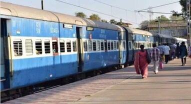 Cyclone Biparjoy: 14 જૂને ગુજરાતથી આ ખાસ સ્થળોએ જતી ટ્રેનો કેન્સલ, ચક્રવાત બિપરજોયને કારણે સર્વિસ ખોરવાઈ
