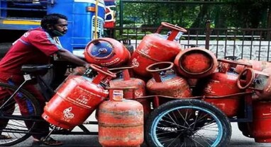 LPG Cylinder Price: 19 કિલોના કોમર્શિયલ ગેસ સિલિન્ડરની કિંમતમાં વધારો, હવે તમારે આટલી કિંમત ચૂકવવી પડશે