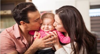 International Kissing Day: નાના ભુલકાઓને વારંવાર કિસ કરવાની ટેવ પર રાખો કંટ્રોલ, બાળક થઈ શકે છે બિમાર International Kissing Day: નાના ભુલકાઓને વારંવાર કિસ કરવાની ટેવ પર રાખો કંટ્રોલ, બાળક થઈ શકે છે બિમાર