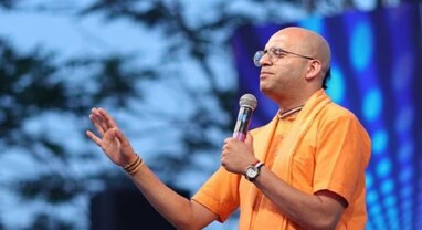 Amogh Lila Das: સોફ્ટવેર એન્જિનિયર ઈસ્કોન સંત બનેલા અમોઘ દાસ લીલા કોણ છે? સ્વામી વિવેકાનંદ વિશે વિવાદાસ્પદ ટિપ્પણી કરવા બદલ પ્રતિબંધ Amogh Lila Das: સોફ્ટવેર એન્જિનિયર ઈસ્કોન સંત બનેલા અમોઘ દાસ લીલા કોણ છે? સ્વામી વિવેકાનંદ વિશે વિવાદાસ્પદ ટિપ્પણી કરવા બદલ પ્રતિબંધ