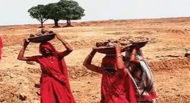 MGNREGA Scheme: મનરેગા પર મહત્વપૂર્ણ અપડેટ, જો તમારી પાસે આધાર કાર્ડ છે તો જાણો આ માહિતી