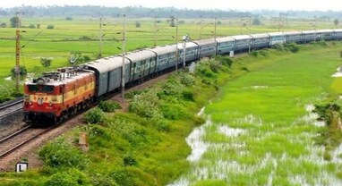 Indian Railways: 100 વર્ષ જૂની પરંપરાનો અંત, હવે કર્મચારીઓ ઓનલાઈન રજા માટે કરી શકશે અરજી
