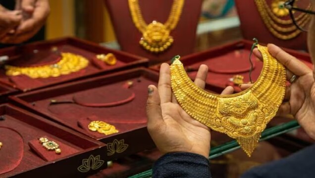 Gold Rate: આજે ફરી સોનાના ભાવમાં આવ્યો ઘટાડો, ચેક કરો મોટા શહેરમાં શું છે સોનાનો ભાવ