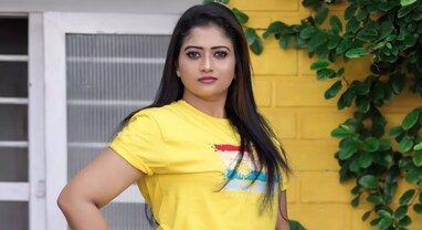 Renjusha Menon Death: મલયાલમ અભિનેત્રી રેંજુષા મેનને કરી આત્મહત્યા, આર્થિક તંગીથી પરેશાન હતી Renjusha Menon Death: મલયાલમ અભિનેત્રી રેંજુષા મેનને કરી આત્મહત્યા, આર્થિક તંગીથી પરેશાન હતી