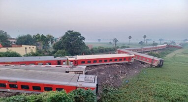 Bihar Train Accident: "હું સૂઈ રહ્યો હતો અને અચાનક મારા ઉપર લોકો પડવા લાગ્યા"... વાંચો એ પ્રવાસીની આપવીતી જેને મોત ટચ કરીને જતું રહ્યું