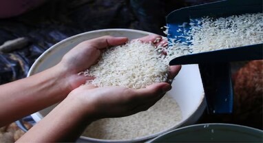 Bharat Rice Nafed: લોટ અને દાળ બાદ હવે ભારત ચોખા આવ્યા, 25 રૂપિયા પ્રતિ કિલો મળશે, સામાન્ય માણસની આખી થાળી થશે સસ્તી Bharat Rice Nafed: લોટ અને દાળ બાદ હવે ભારત ચોખા આવ્યા, 25 રૂપિયા પ્રતિ કિલો મળશે, સામાન્ય માણસની આખી થાળી થશે સસ્તી
