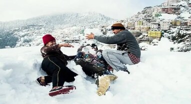 Shimla Snowfall: વાહ! હિમાચલ પ્રદેશમાં હિમવર્ષાને કારણે નજારો બદલાયો, જુઓ શિમલાની આ તસવીરો, દિલ થશે ગાર્ડન ગાર્ડન