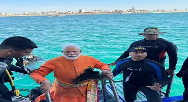 PM IN DWARKA: PM મોદીએ ભગવાન શ્રી દ્વારકાધીશના કર્યા દર્શન, દ્વારકાના દરિયામાં સ્કુબા કરી પુરાતન ભવ્યતા અને દિવ્યતાનો કર્યો અનુભવ