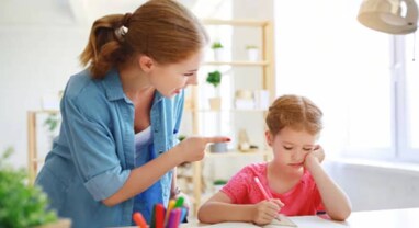 Worst Parenting Advice: આ 5 સલાહો ફોલો કરનાર માતા-પિતા પોતાનું જ ખરાબ કરે છે, શું તમે તો નથી કરી રહ્યાં ને આ ભૂલ?