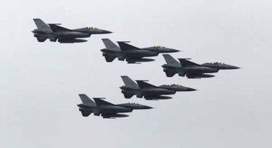 China Taiwan dispute: ચીન શું કરવા જઈ રહ્યું છે, 32 યુદ્ધ વિમાન તાઈવાનમાં ઘુસ્યા, નૌકાદળના જહાજો પણ તૈનાત China Taiwan dispute: ચીન શું કરવા જઈ રહ્યું છે, 32 યુદ્ધ વિમાન તાઈવાનમાં ઘુસ્યા, નૌકાદળના જહાજો પણ તૈનાત