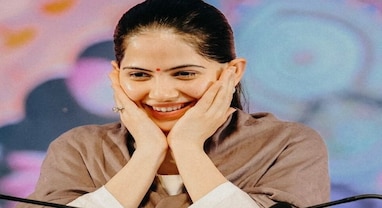 jaya kishori skin care: જયા કિશોરીના ચમકતા ચહેરાનું સામે આવ્યું રહસ્ય.. આ પેક લગાવવાથી થશે ફાયદો