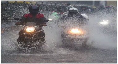 Weather Update: ગુજરાતથી લઈ દિલ્હી સુધી ભારે વરસાદનું એલર્ટ, કર્ણાટકમાં શાળાઓમાં રજા જાહેર