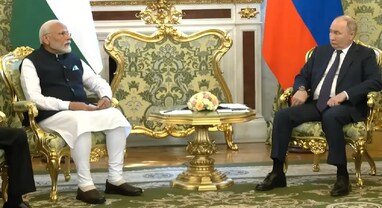 PM Modi: 'યુદ્ધના મેદાનમાં ઉકેલ શક્ય નથી, શાંતિ માટે વાતચીત જરૂરી', પુતિન સાથેની મુલાકાતમાં બોલ્યા PM મોદી