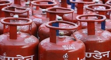 LPG Price: મે ની શરૂઆત સારી, સતત બીજા મહિને ઘટી ગેસની કિંમત, ચેક કરો લેટેસ્ટ રેટ
