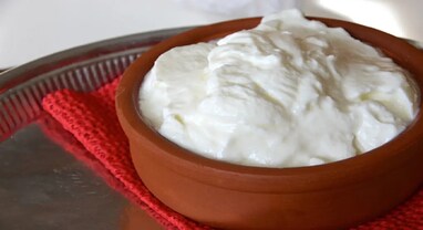 Disadvantages of curd: શું તમે પણ દરરોજ દહીં ખાઓ છો? તો આ વાત અવશ્ય જાણી લો, નહીં તો વધશે મુશ્કેલી