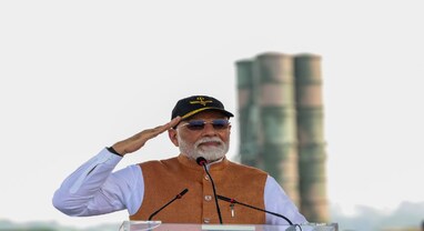 ભારતના S-400ને તોડી પાડવાનો પાકિસ્તાને કર્યો દાવો, પીએમ મોદીએ સાથે ફોટો પાડીને જુઠ્ઠાણાનો કર્યો પર્દાફાશ