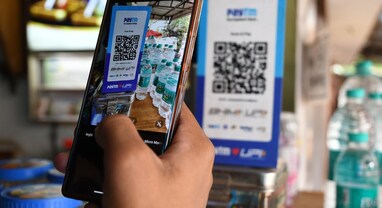 UPI પર ટેક્સનું તોફાન: કર્ણાટકના વેપારીઓને GST નોટિસ, હડતાળની તૈયારી