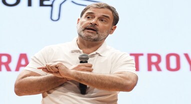 Rahul Gandhi Election Commission: રાહુલ ગાંધીને ચૂંટણી પંચનો આકરું અલ્ટીમેટમ, સ્તાક્ષર કરો અથવા દેશની માફી માંગો