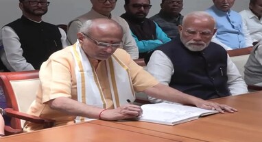 ઉપરાષ્ટ્રપતિ ચૂંટણી 2025: NDAના ઉમેદવાર રાધાકૃષ્ણને નામાંકન દાખલ કર્યું, PM મોદી બન્યા પ્રસ્તાવક