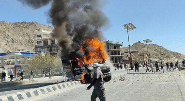Ladakh Curfew and Tourism: લદ્દાખમાં કર્ફ્યૂથી પર્યટન ઠપ્પ, પ્રવાસીઓની હાલત દયનીય