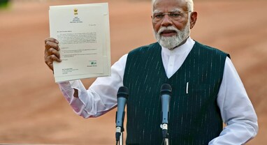 New Labour Policy: મોદી સરકારની નવી શ્રમ નીતિ ત્રણ તબક્કામાં થશે અમલ, મહિલાઓ અને યુવાનોને મળશે મોટી તકો અને સુરક્ષા