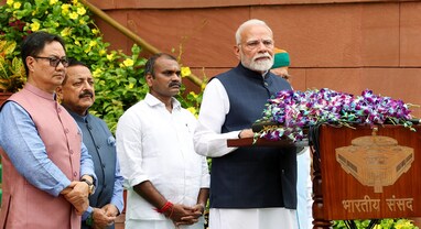 શિયાળુ સત્ર પહેલાં PM મોદીનો વિપક્ષને સ્પષ્ટ સંદેશ: 'હારની નિરાશા છોડો, દેશ માટે કામ કરો' શિયાળુ સત્ર પહેલાં PM મોદીનો વિપક્ષને સ્પષ્ટ સંદેશ: 'હારની નિરાશા છોડો, દેશ માટે કામ કરો'