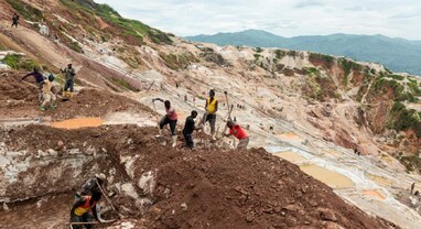 Congo Landslide: સ્માર્ટફોન-લેપટોપ થશે મોંઘા? કોંગોની ખાણમાં ભૂસ્ખલનથી 200ના મોત, ટેક ઈન્ડસ્ટ્રીમાં ફફડાટ Congo Landslide: સ્માર્ટફોન-લેપટોપ થશે મોંઘા? કોંગોની ખાણમાં ભૂસ્ખલનથી 200ના મોત, ટેક ઈન્ડસ્ટ્રીમાં ફફડાટ